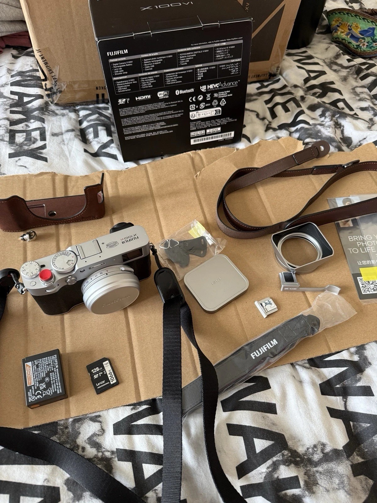 Fujifilm X100VI 40.2MP Compact Digital Camera (Silver) in Very Good Condition thumbnail 16