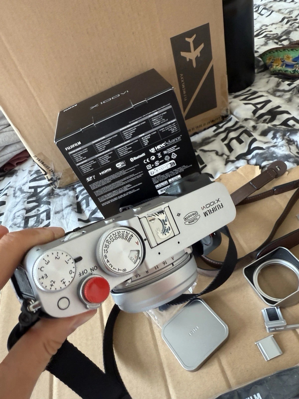 Fujifilm X100VI 40.2MP Compact Digital Camera (Silver) in Very Good Condition thumbnail 19