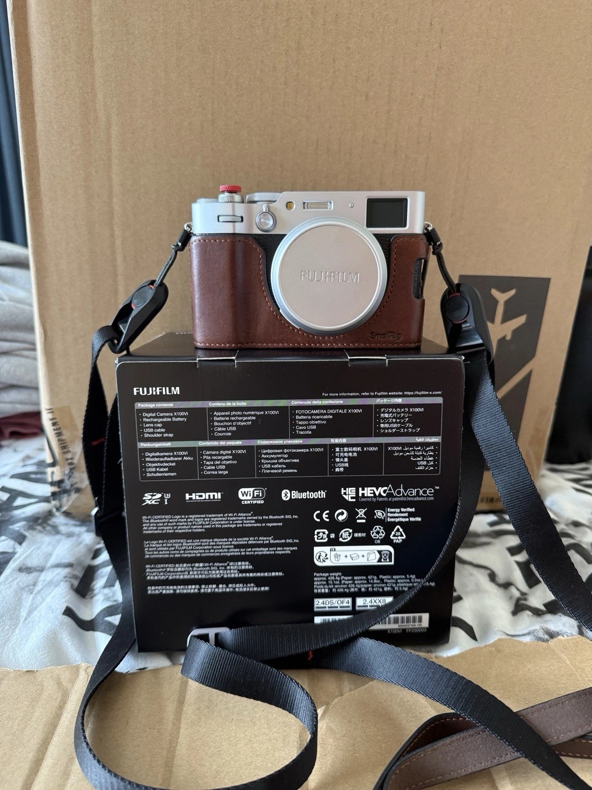 Fujifilm X100VI 40.2MP Compact Digital Camera (Silver) in Very Good Condition thumbnail 7