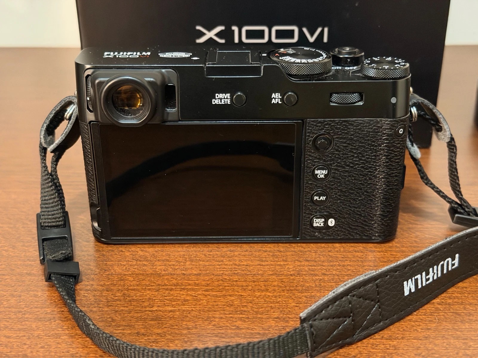 Fujifilm X100VI 40.2MP Digital Camera – Black | Excellent Condition | Compact Premium Camera thumbnail 2