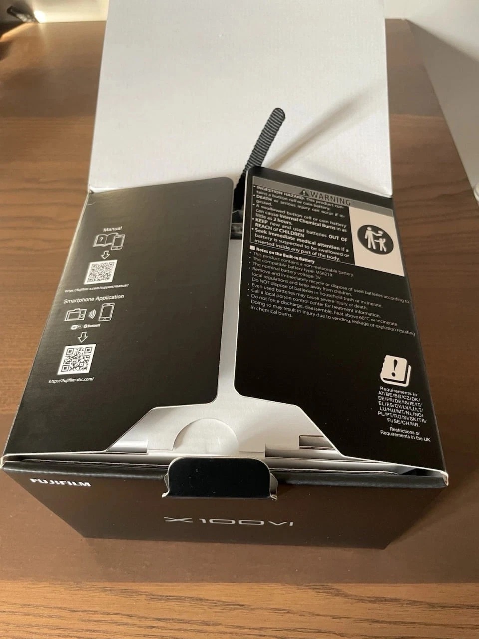 Fujifilm X100VI 40MP Digital Camera Like new condition thumbnail 11