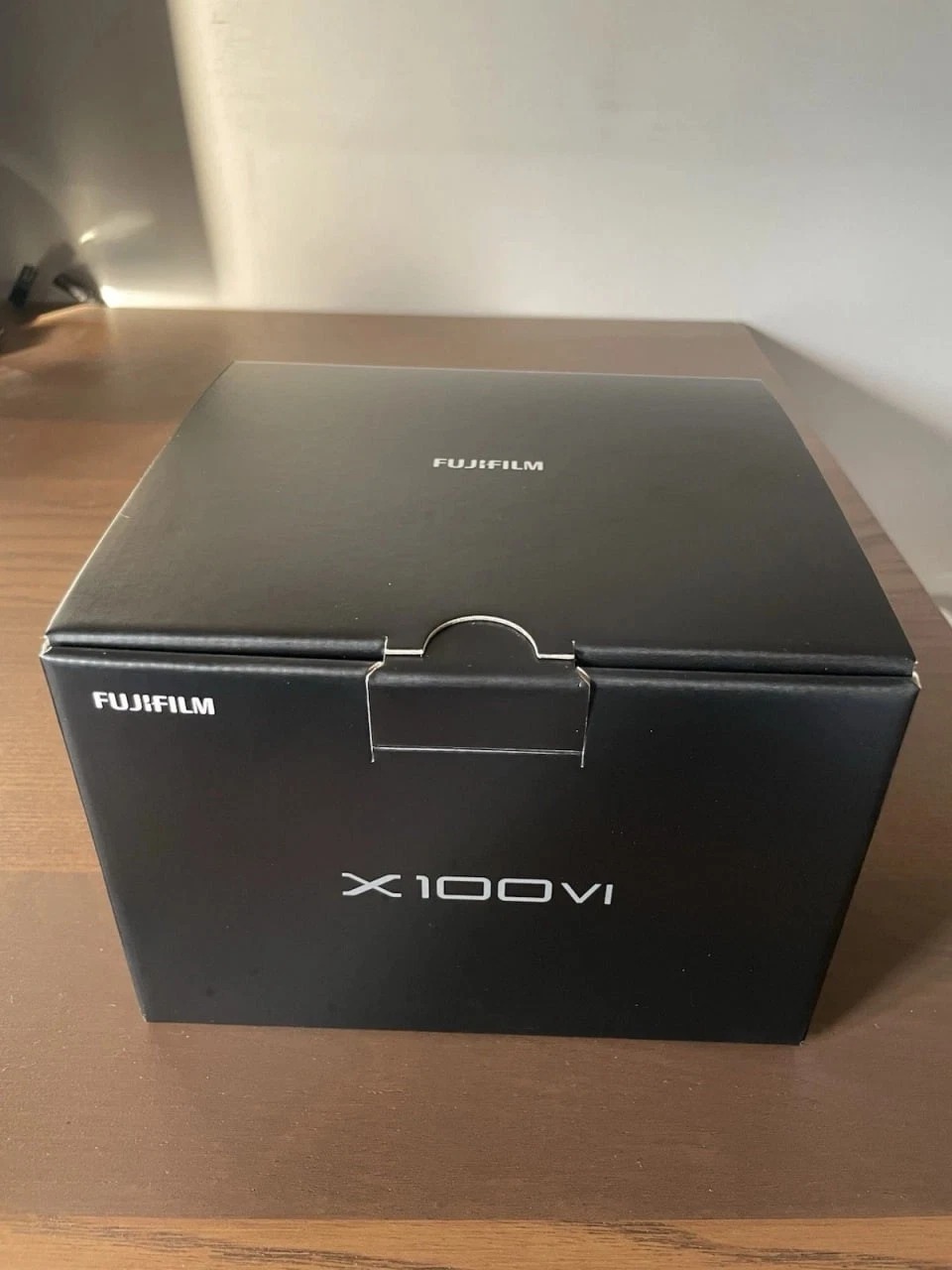 Fujifilm X100VI 40MP Digital Camera Like new condition thumbnail 12