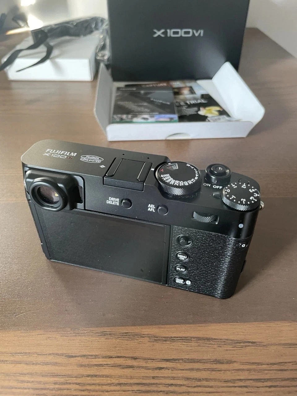 Fujifilm X100VI 40MP Digital Camera Like new condition thumbnail 4