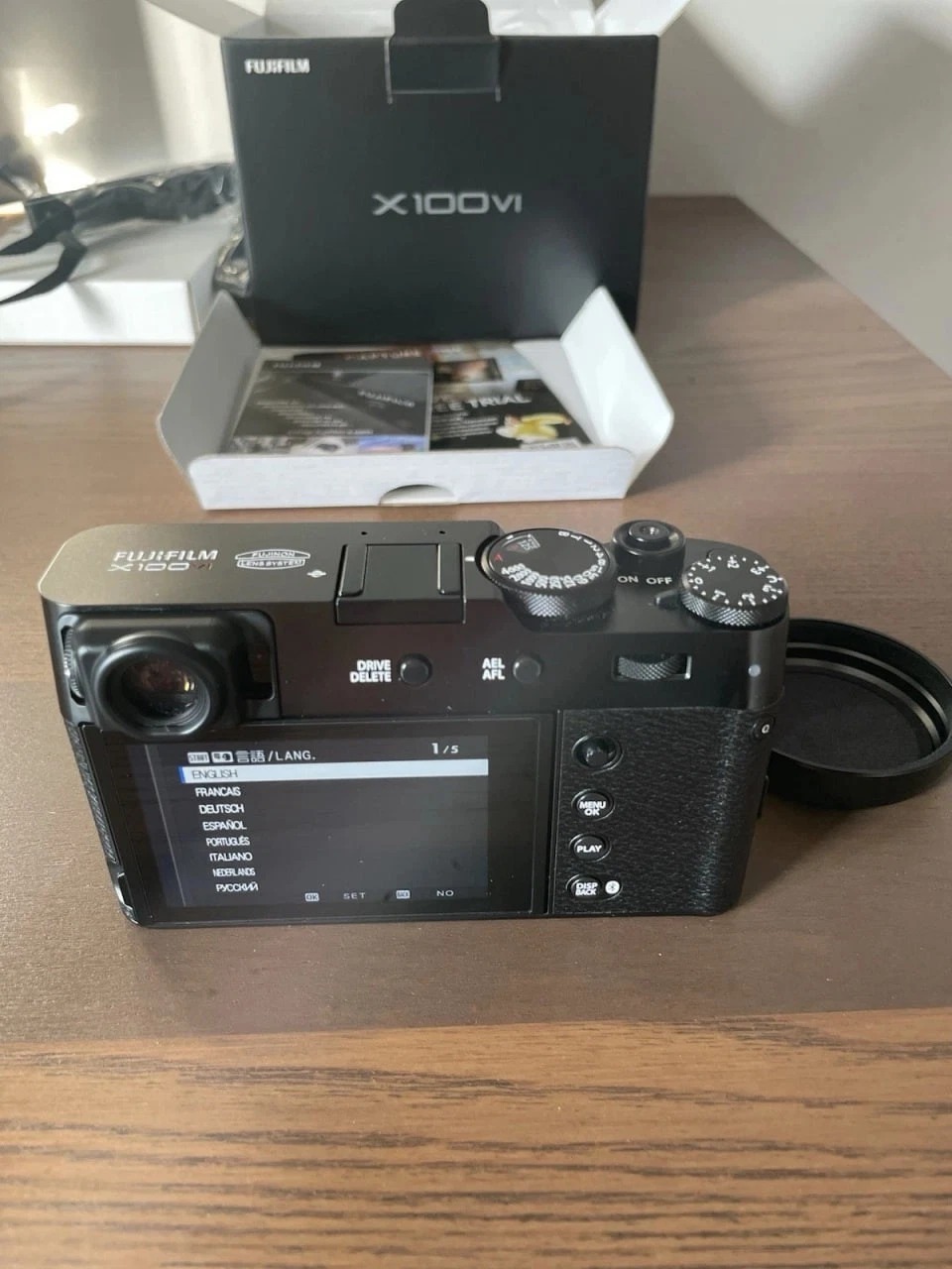 Fujifilm X100VI 40MP Digital Camera Like new condition thumbnail 6