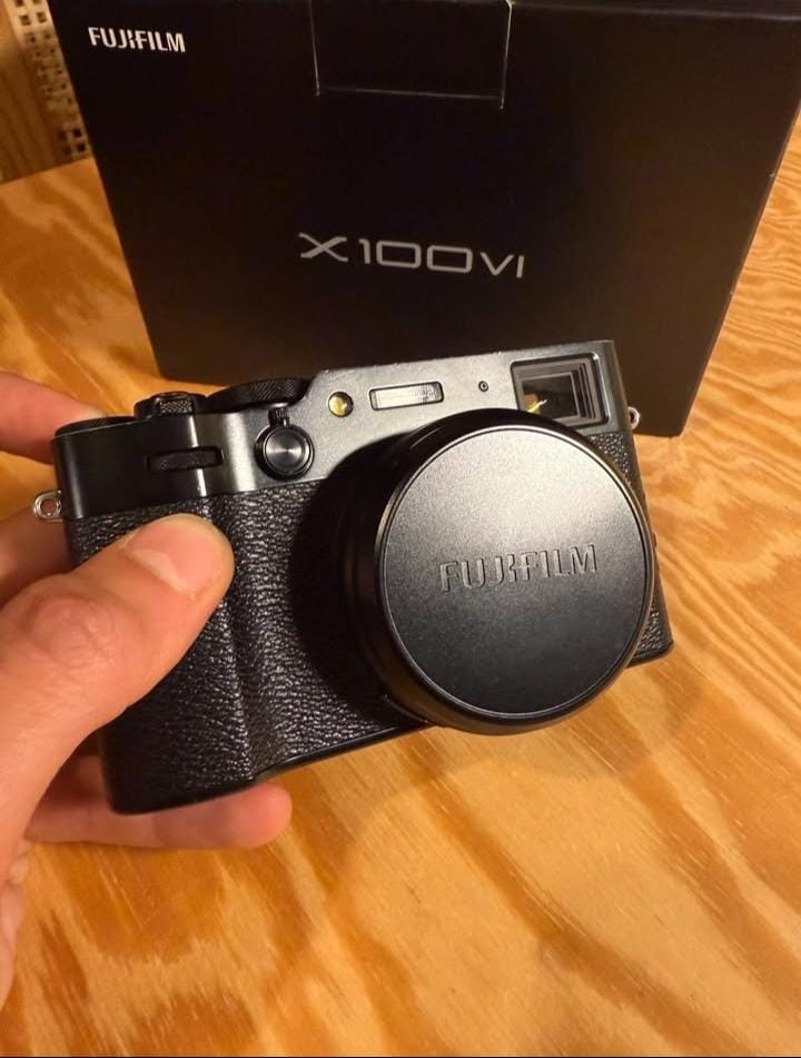 Fujifilm X100VI Black 40MP – 4.5K Clicks | Complete Creator Bundle | thumbnail 3