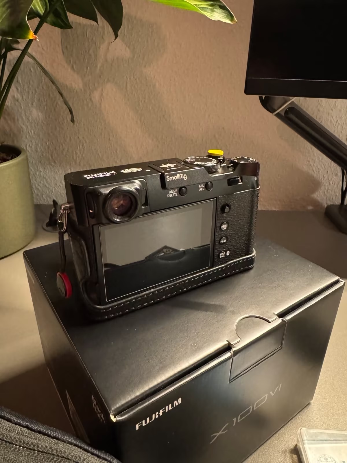 Fujifilm X100VI Black + Accessory Kit – Like-new condition thumbnail 14