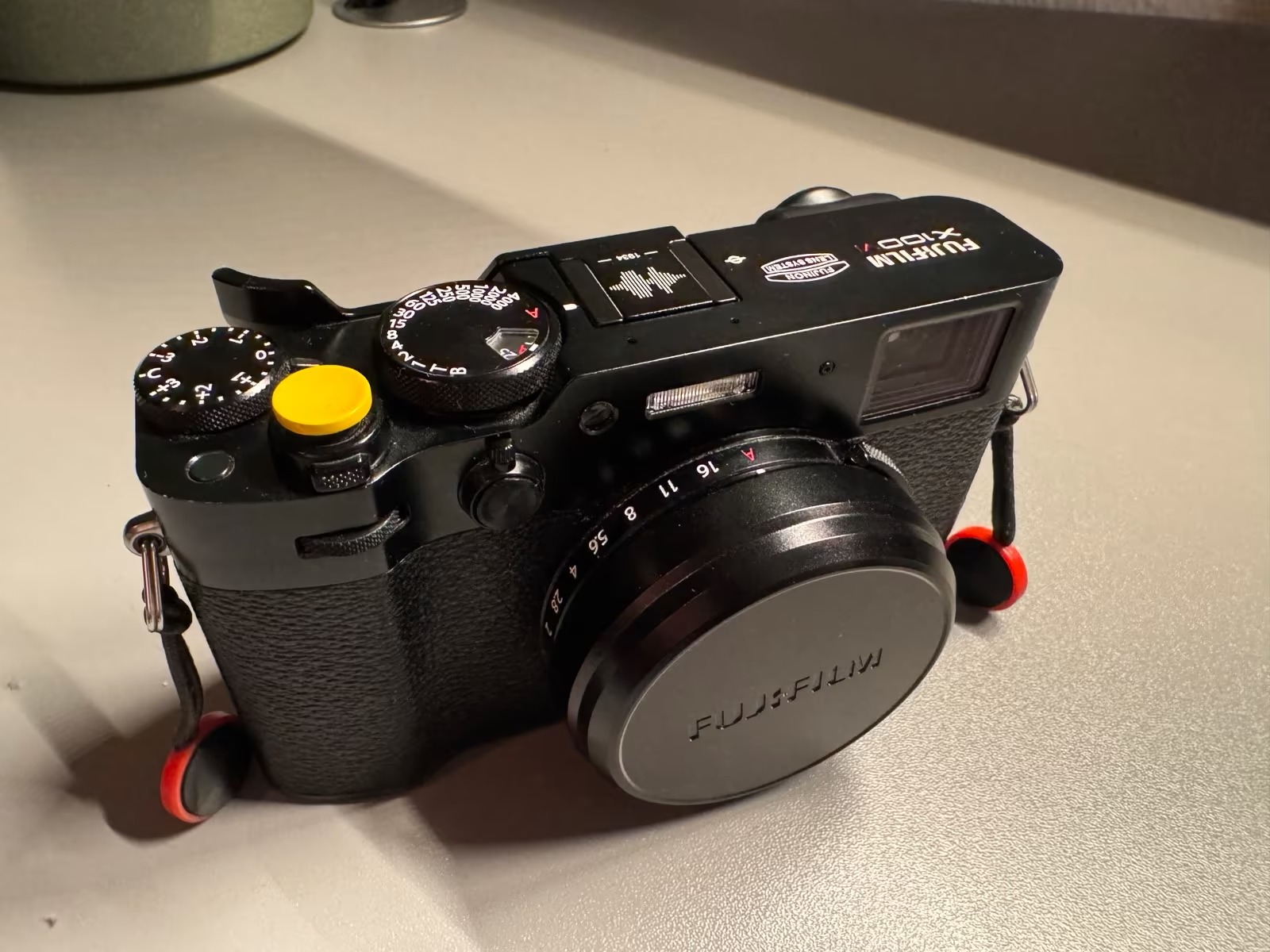 Fujifilm X100VI Black + Accessory Kit – Like-new condition thumbnail 4