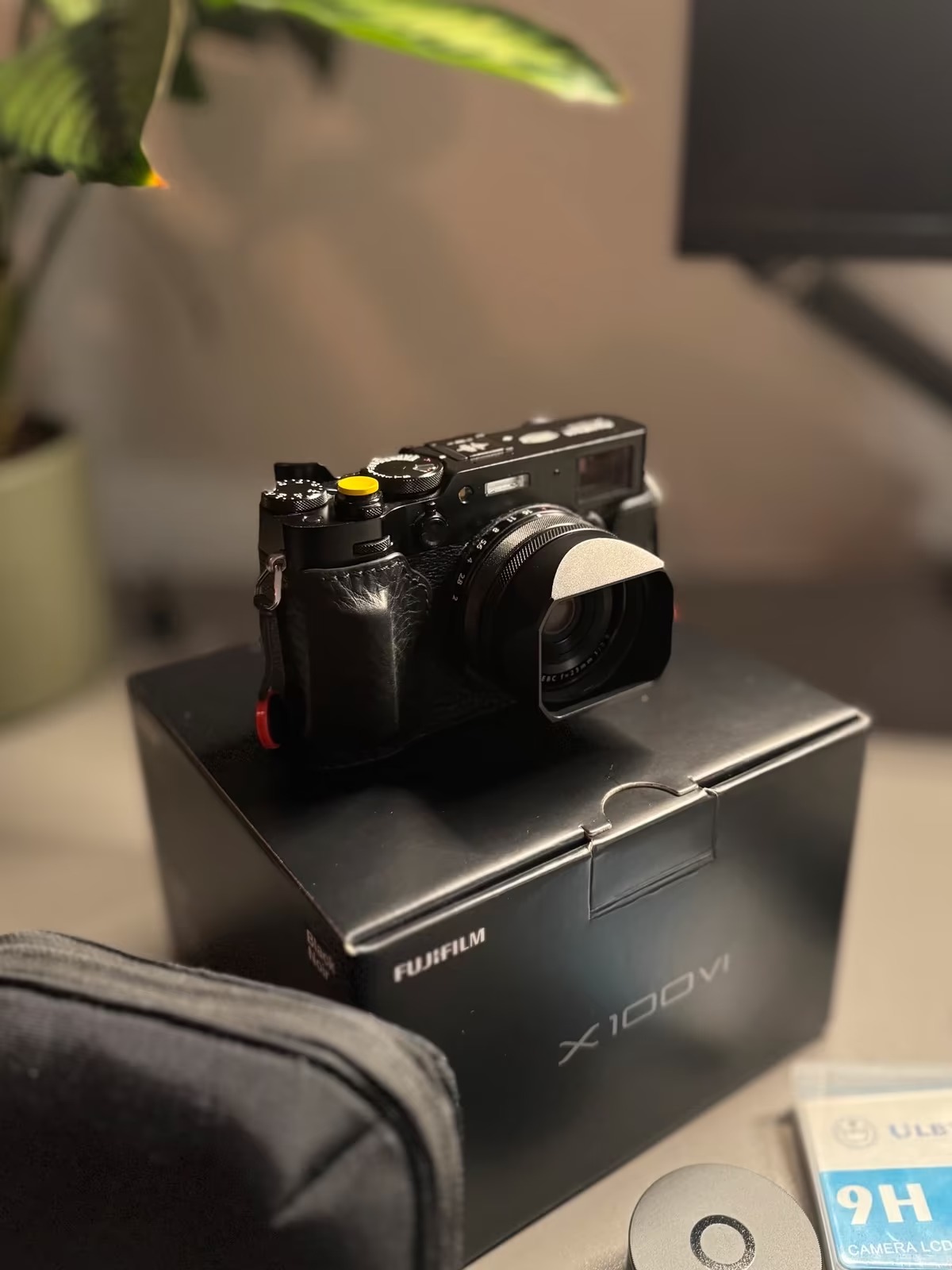 Fujifilm X100VI Black + Accessory Kit – Like-new condition thumbnail 8