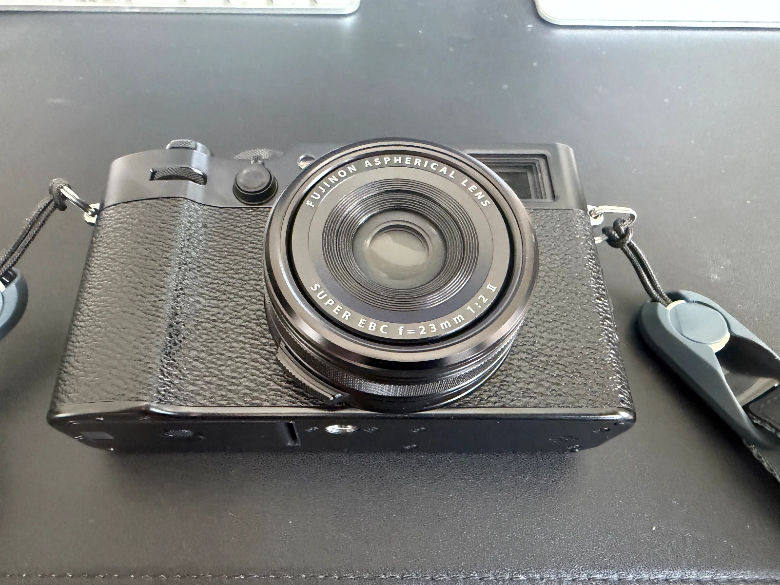 Fujifilm X100VI Black Camera used once, 100 shutters ,+ SD Card and extra strap thumbnail 2
