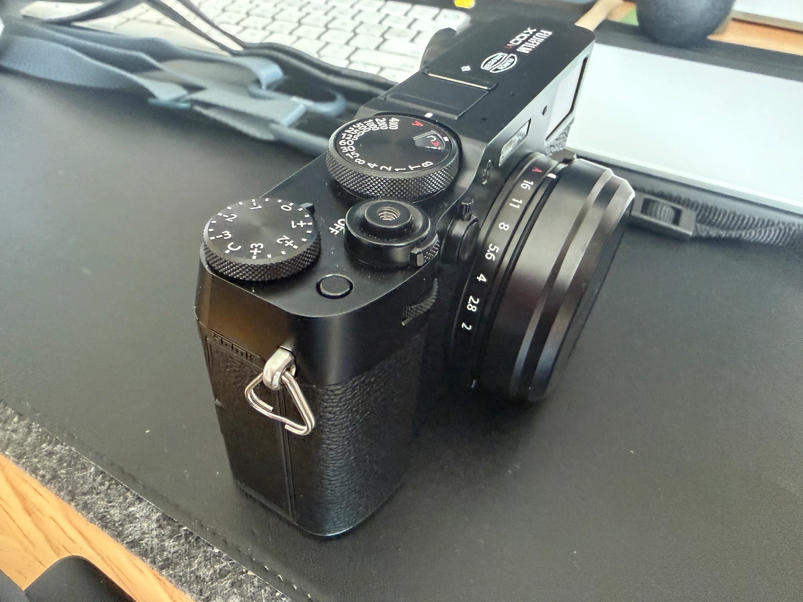 Fujifilm X100VI Black Camera used once, 100 shutters ,+ SD Card and extra strap thumbnail 5