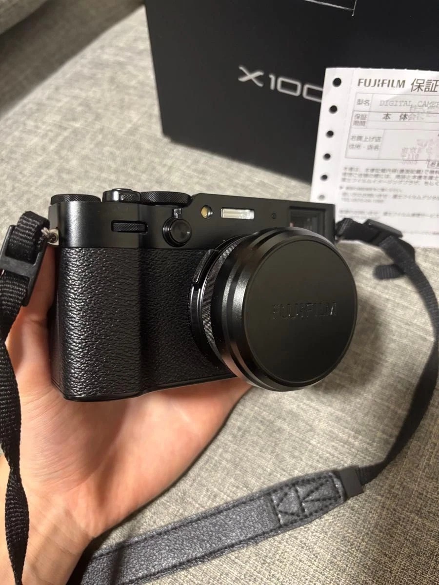 FUJIFILM X100VI Black Compact Digital Camera 4200 Shots with Warranty Card Used thumbnail 3