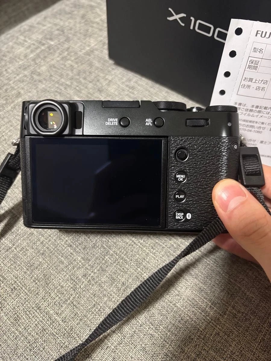 FUJIFILM X100VI Black Compact Digital Camera 4200 Shots with Warranty Card Used thumbnail 4