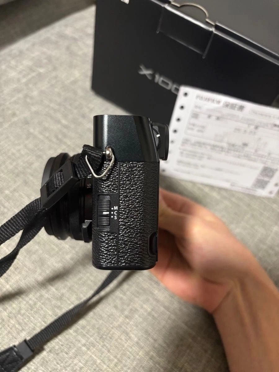 FUJIFILM X100VI Black Compact Digital Camera 4200 Shots with Warranty Card Used thumbnail 9