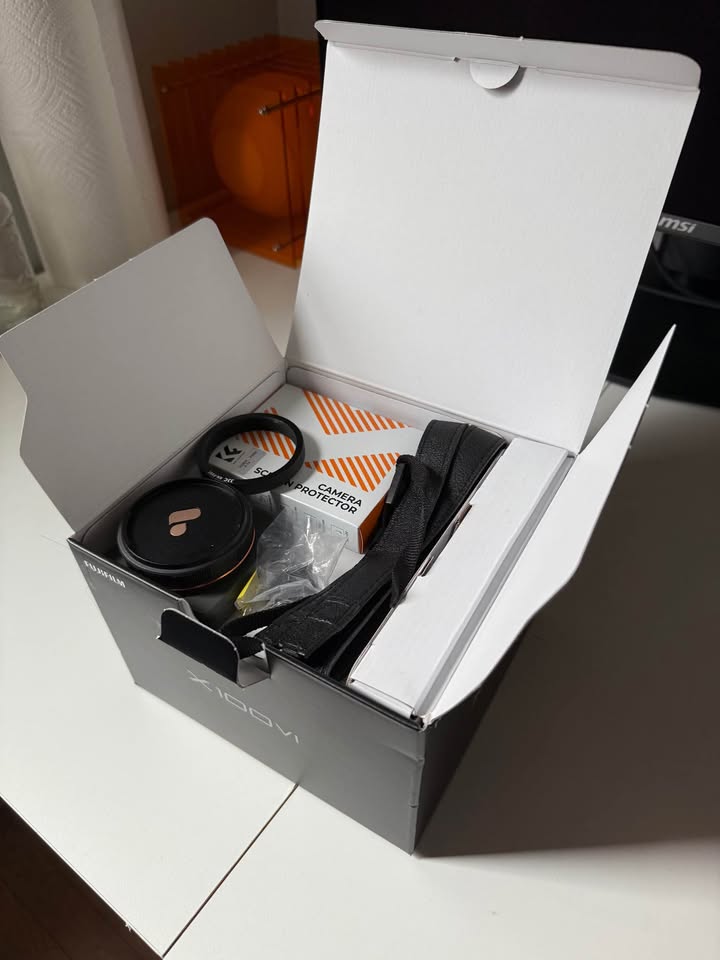 Fujifilm X100VI Bundle – Complete Set, Excellent Condition thumbnail 3