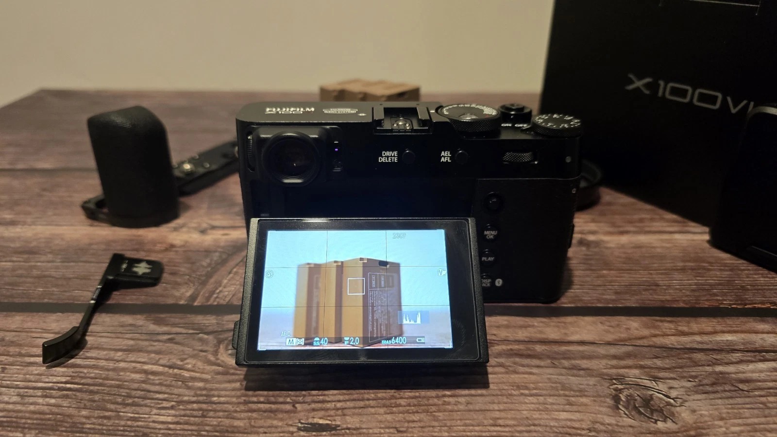 Fujifilm X100VI Compact Camera – Low Shutter Count 1,300 | Extra Accessories thumbnail 4