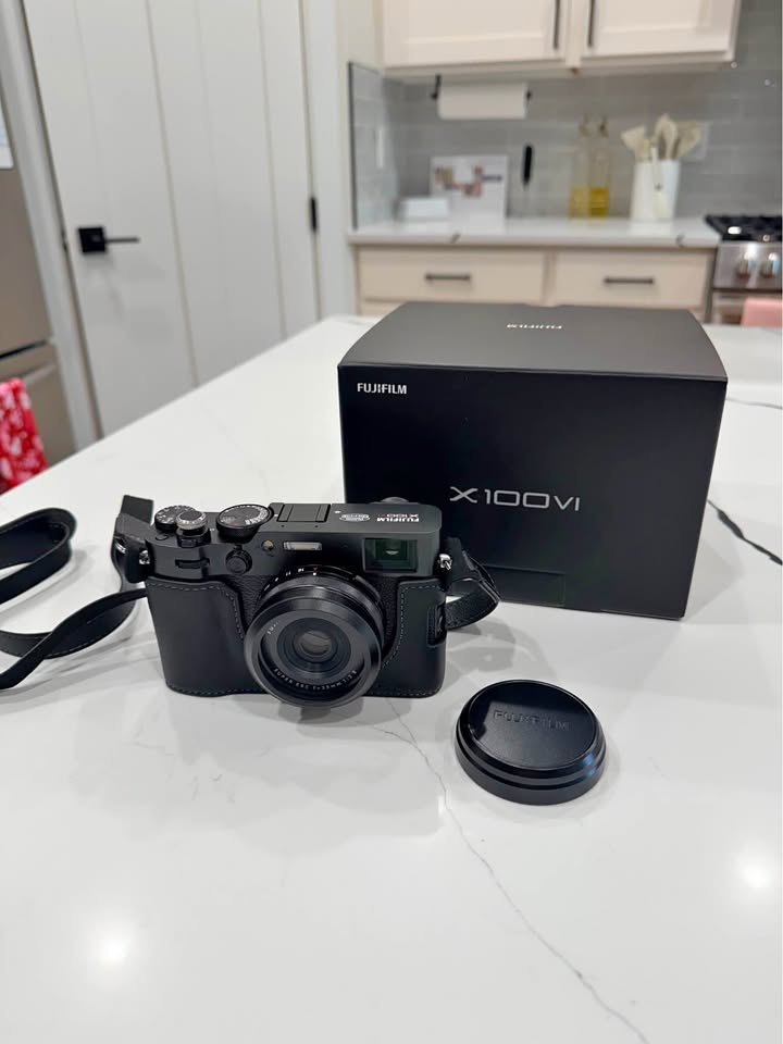 Fujifilm X100VI – Like New, Latest Release & Hard to Find thumbnail 1
