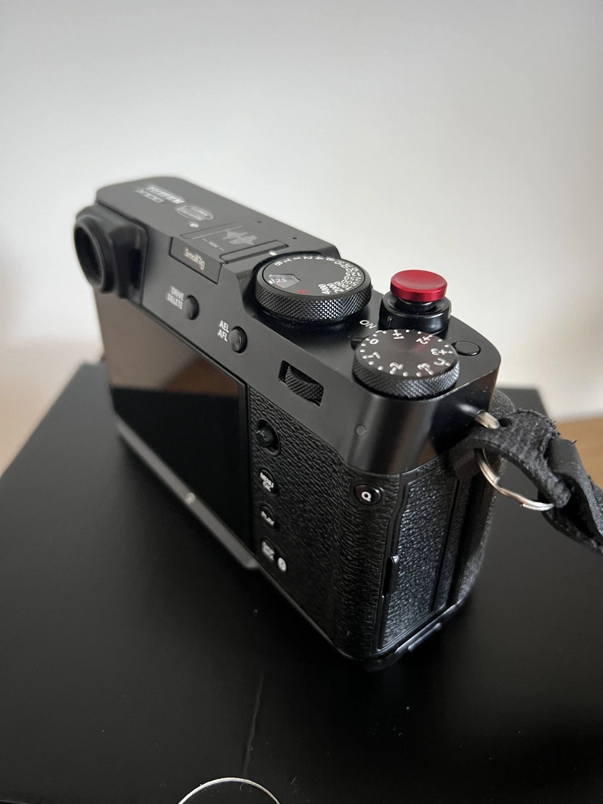 Fujifilm X100VI – Near New | 1,000 Shutter Count | Excellent Condition thumbnail 3