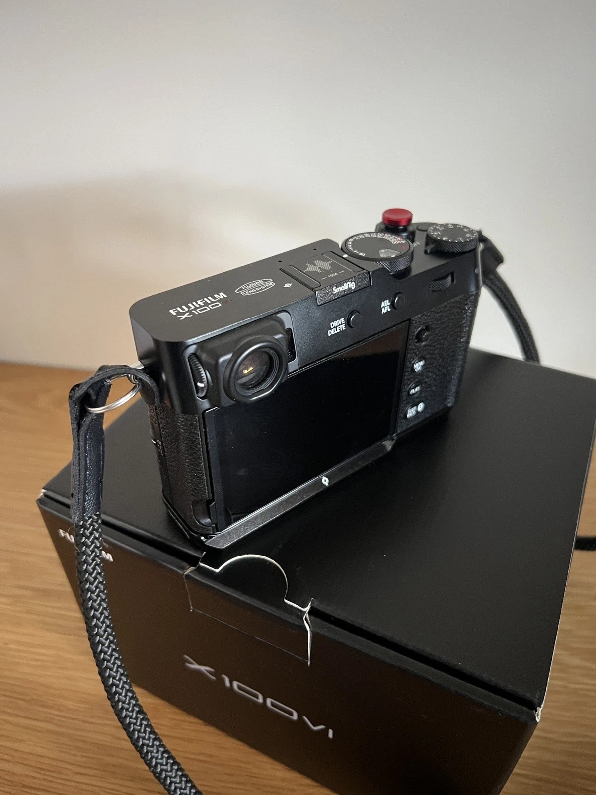 Fujifilm X100VI – Near New | 1,000 Shutter Count | Excellent Condition thumbnail 4
