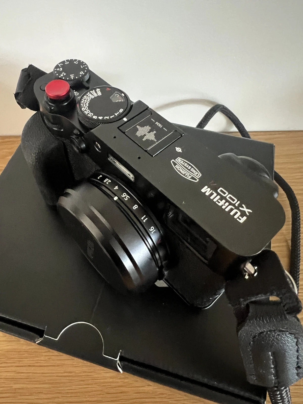 Fujifilm X100VI – Near New | 1,000 Shutter Count | Excellent Condition thumbnail 6