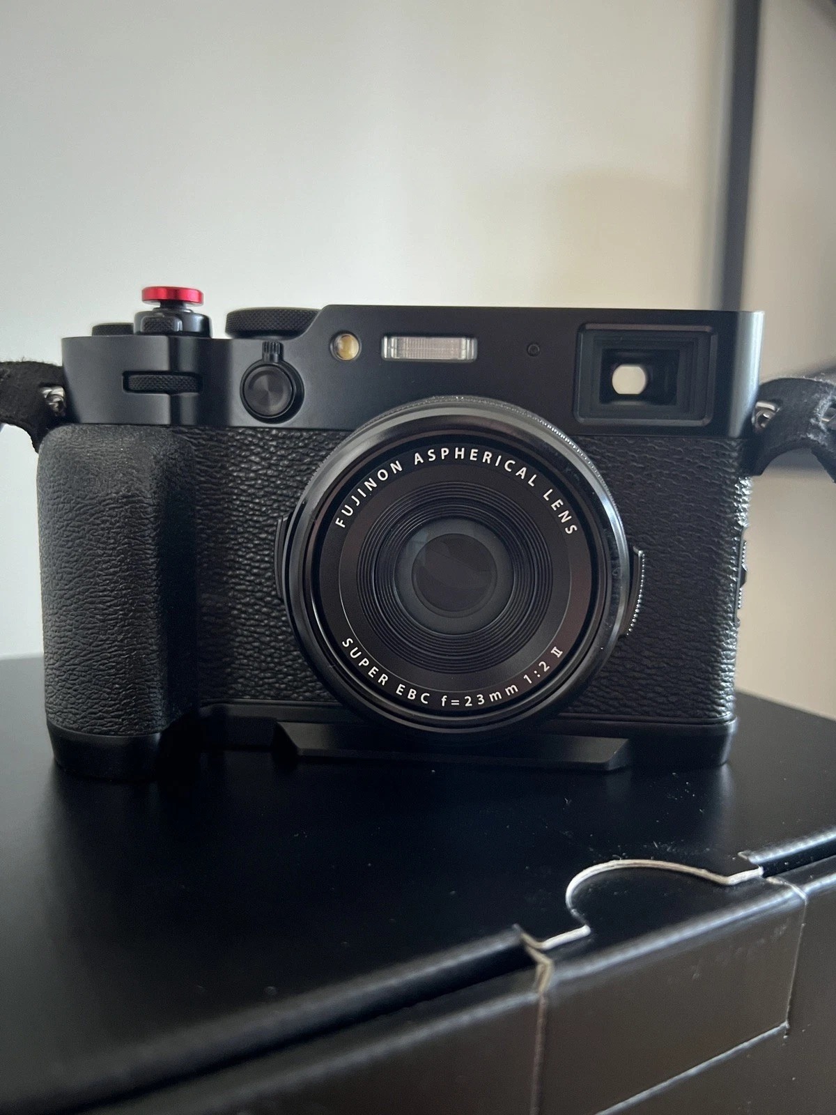Fujifilm X100VI – Near New | 1,000 Shutter Count | Excellent Condition thumbnail 7