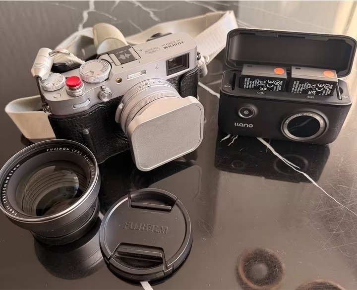Fujifilm X100VI Premium Bundle – Excellent Condition, Includes Accessories thumbnail 5