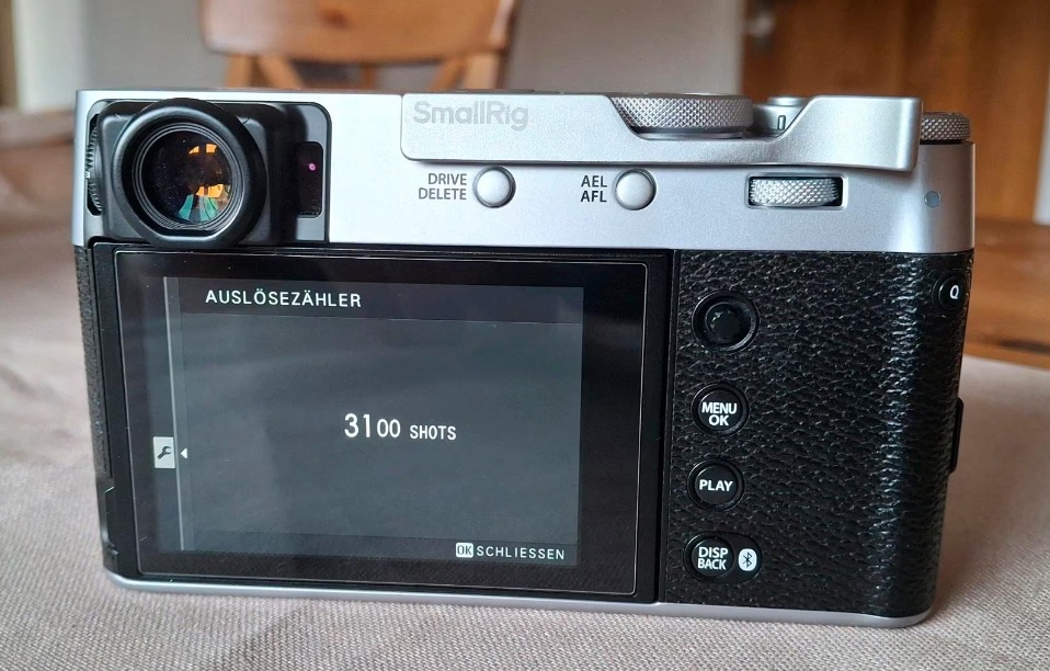 Fujifilm X100VI Silver + Accessories - Brand new, 3,100 shots - Camera thumbnail 10