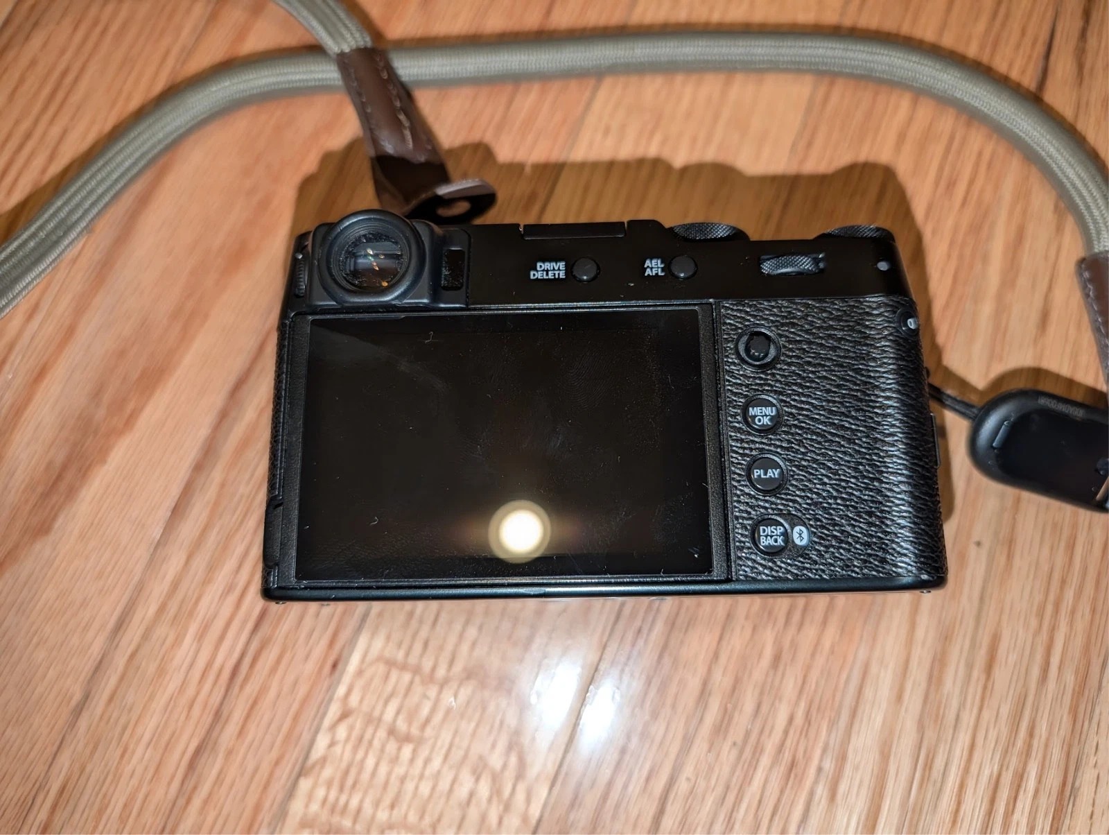 Fujifilm X100VI Silver Camera – Used – With Accessories – Premium Compact Camera thumbnail 4