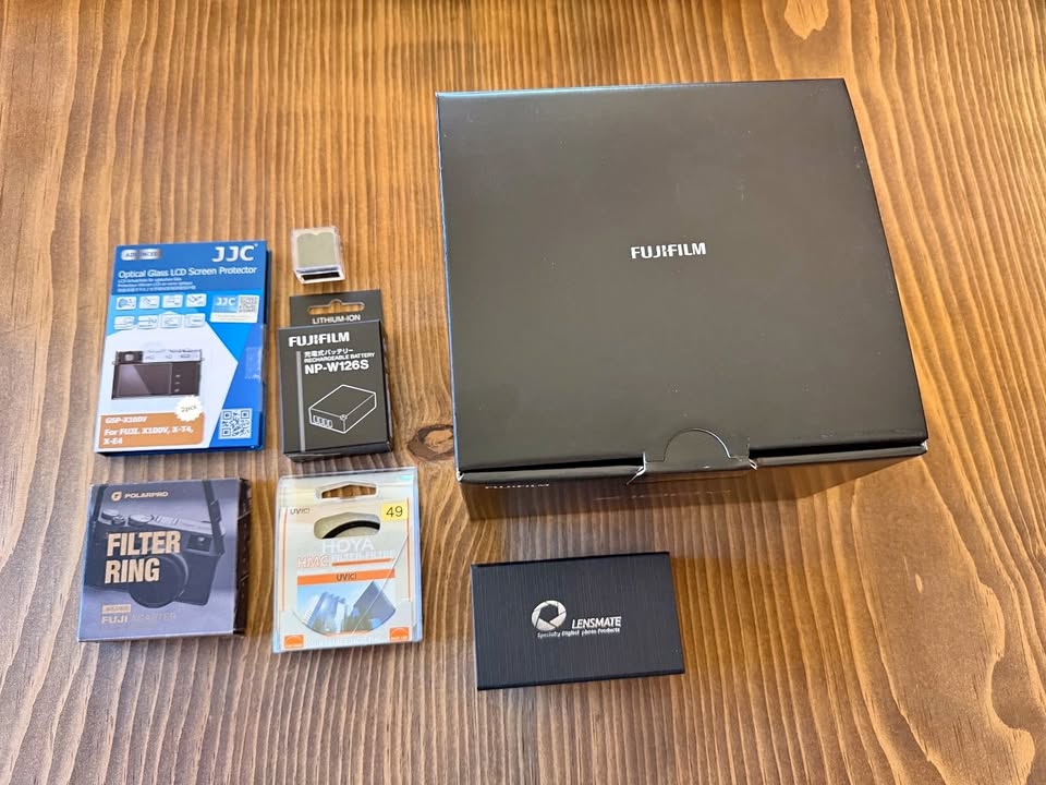 Fujifilm X100VI Silver – Excellent, 2 OEM batteries, insurance + 8 extras! thumbnail 4