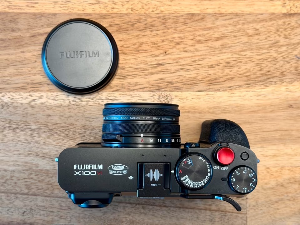 FUJIFILM X100VI (Used twice) Black Compact Digital Camera with Warranty Card thumbnail 3