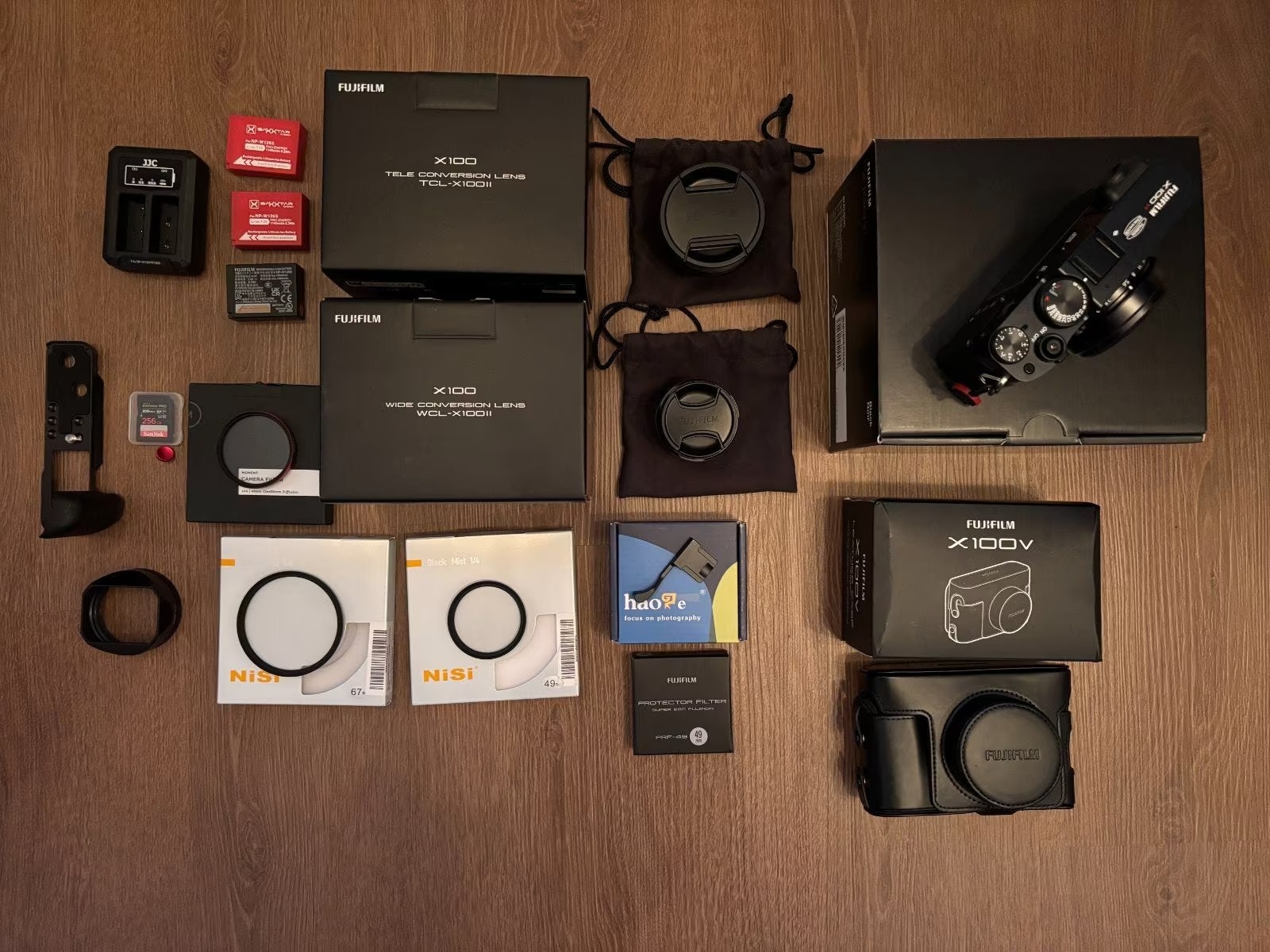 Fujifilm X100Vi with a wide range of accessories thumbnail 16