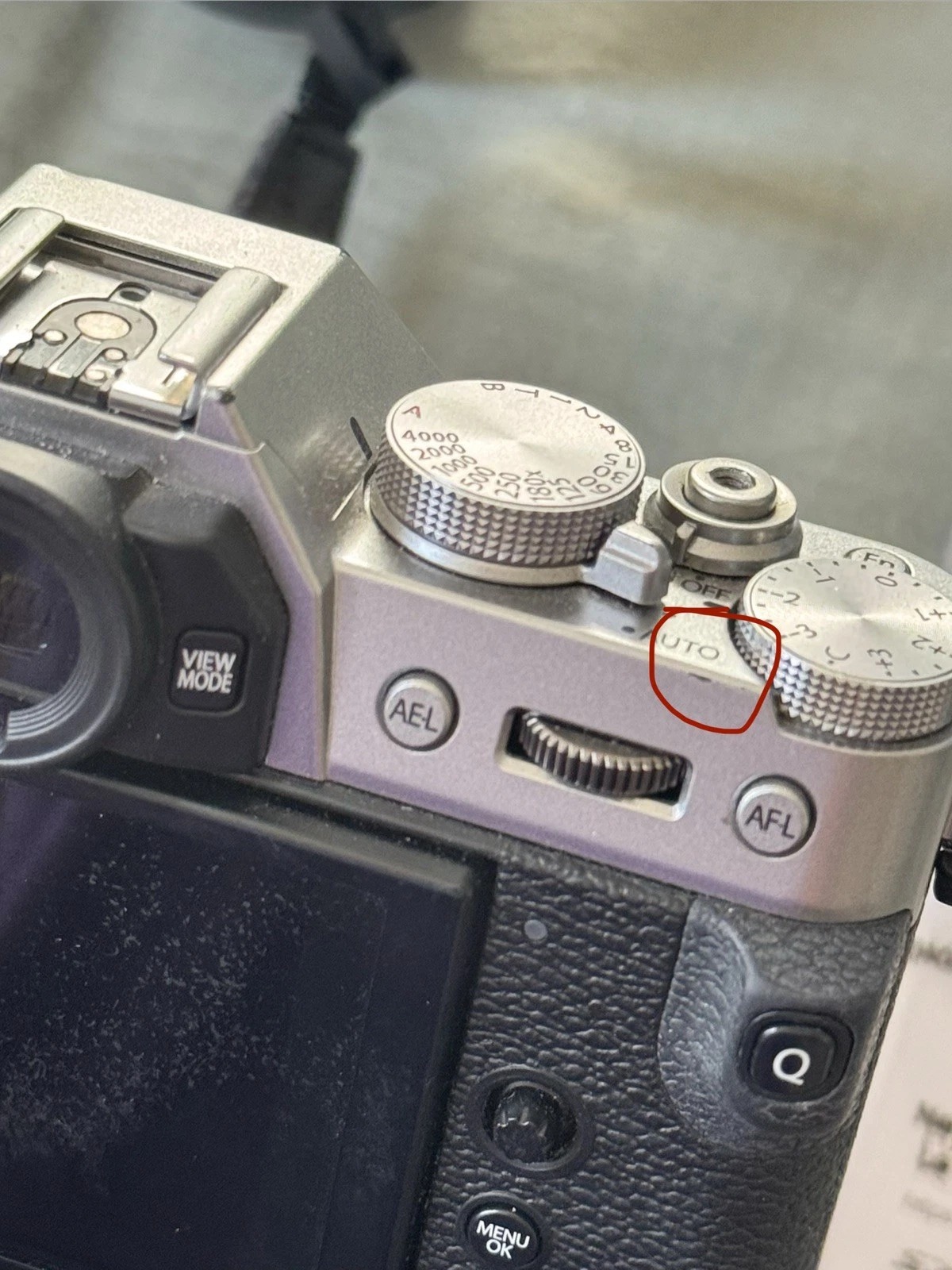 Fujifilm XT30 II Mirrorless Camera Silver with XC 15-45mm Lens and Accessories thumbnail 6