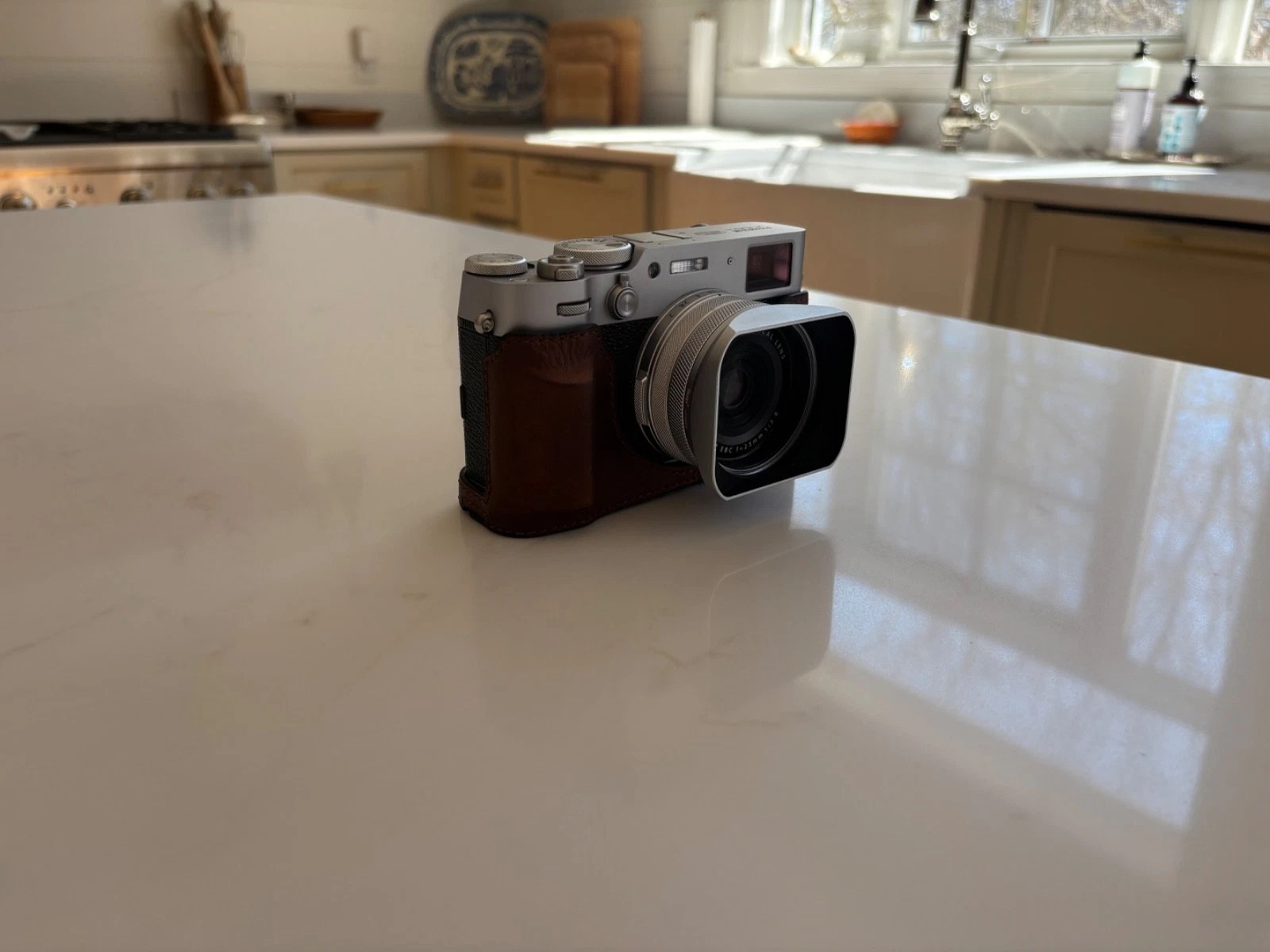 FUJIFULM X100VI CAMERA - MEGA BUNDLE (HUGE VALUE OF ACCESSORIES) thumbnail 10