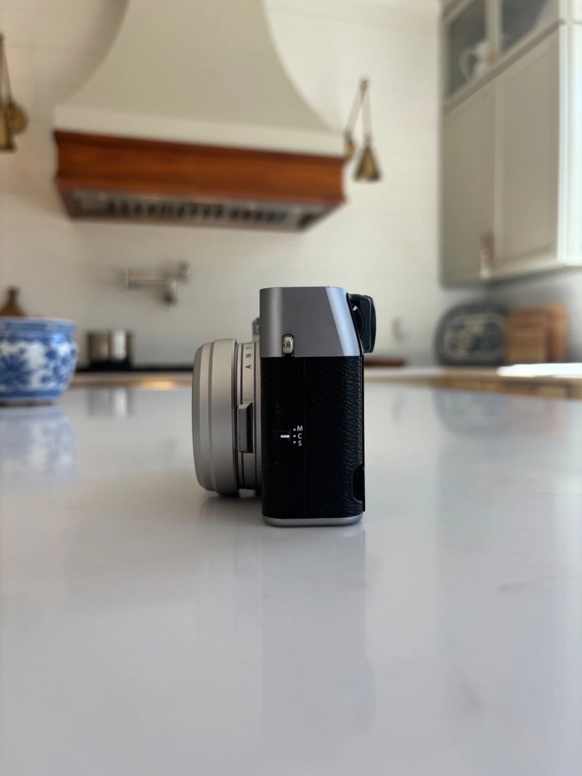 FUJIFULM X100VI CAMERA - MEGA BUNDLE (HUGE VALUE OF ACCESSORIES) thumbnail 7