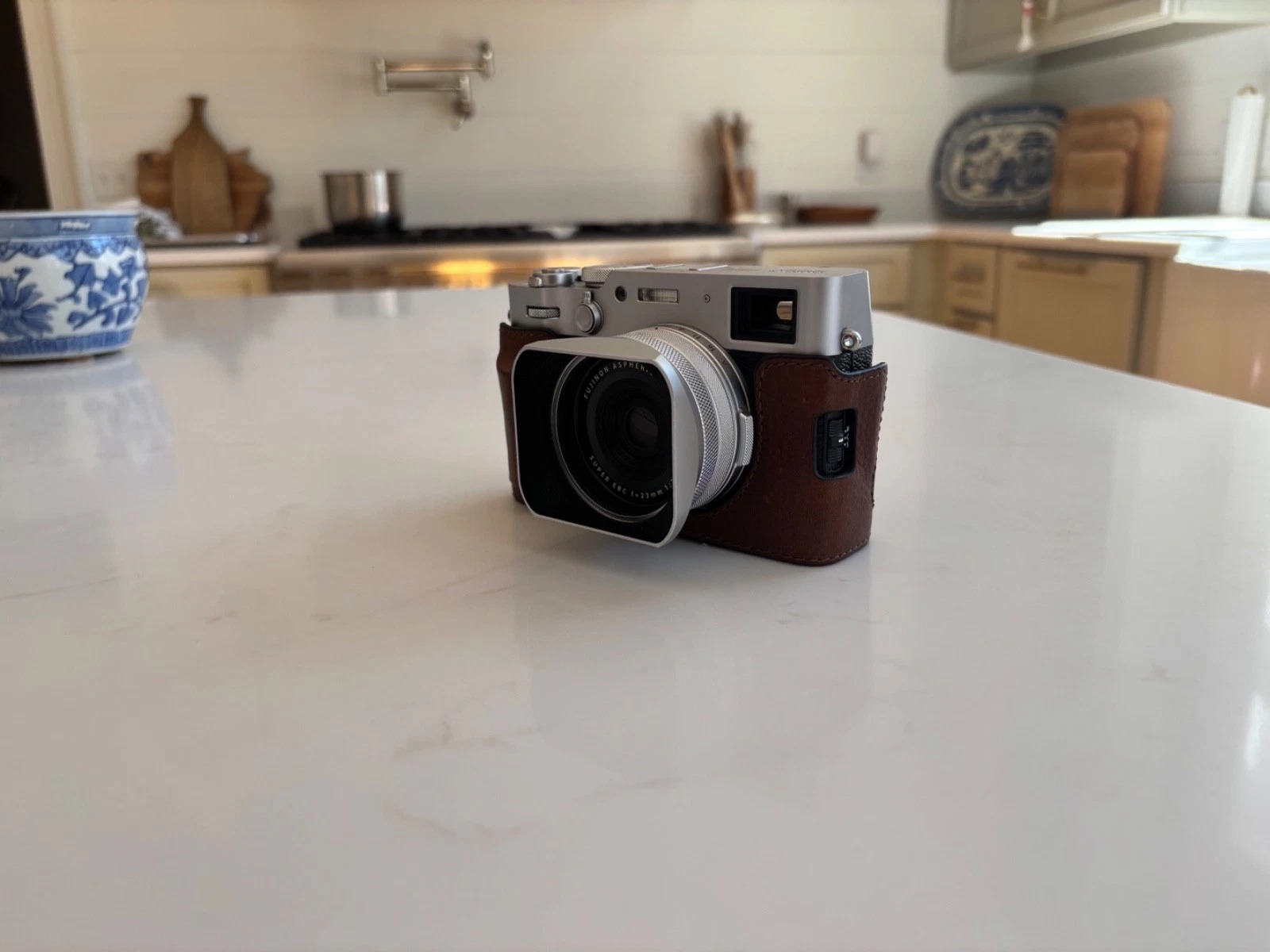 FUJIFULM X100VI CAMERA - MEGA BUNDLE (HUGE VALUE OF ACCESSORIES) thumbnail 9