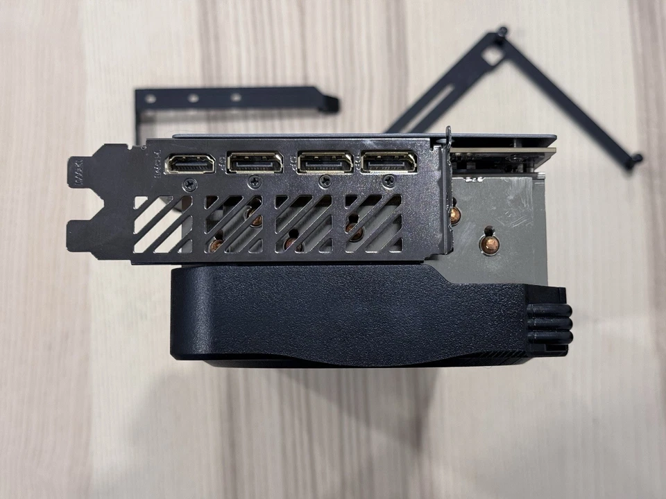 Gigabyte Nvidia GeForce RTX 4090 GAMING OC 24G thumbnail 6