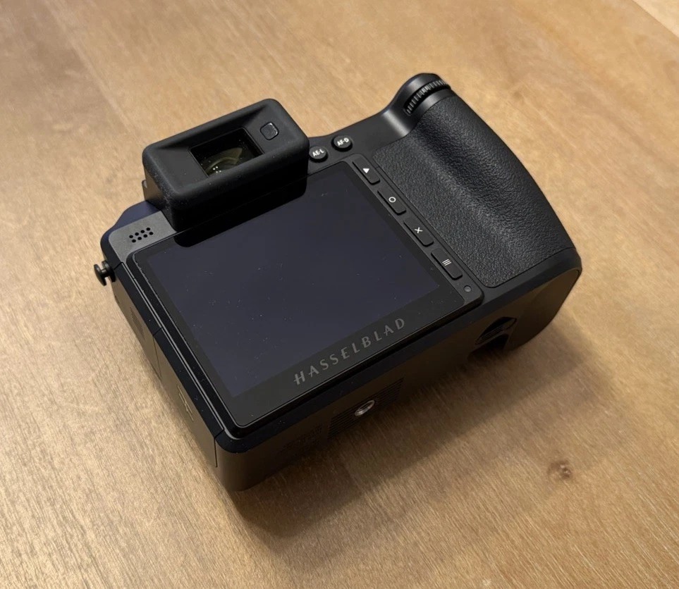 Hasselblad X2D 100C 100MP Medium Format Mirrorless Camera (Body Only) thumbnail 2