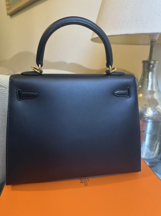 Hermès Kelly 25 Black,Timeless Classic with Gold Hardware thumbnail 12