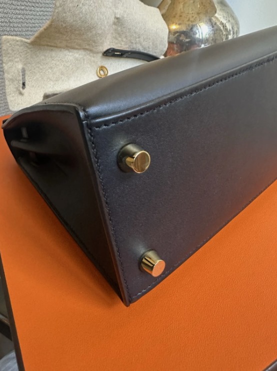 Hermès Kelly 25 Black,Timeless Classic with Gold Hardware thumbnail 13