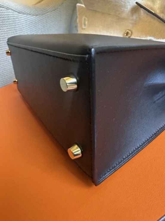 Hermès Kelly 25 Black,Timeless Classic with Gold Hardware thumbnail 14