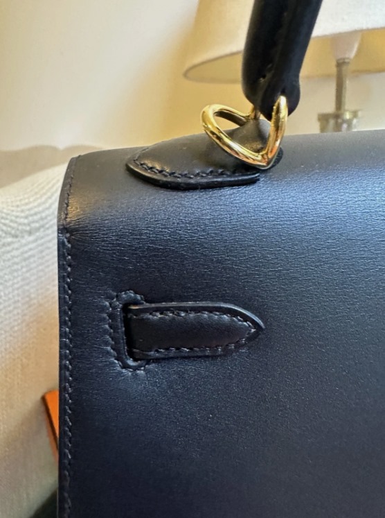 Hermès Kelly 25 Black,Timeless Classic with Gold Hardware thumbnail 15