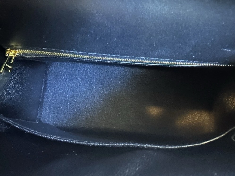 Hermès Kelly 25 Black,Timeless Classic with Gold Hardware thumbnail 2