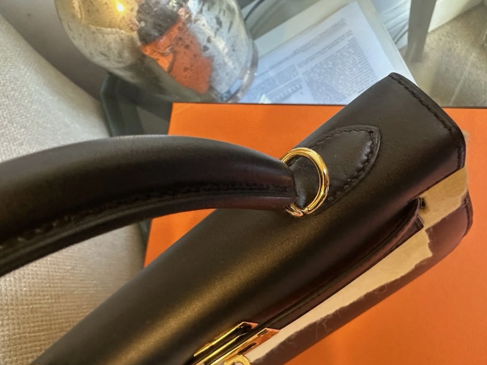 Hermès Kelly 25 Black,Timeless Classic with Gold Hardware thumbnail 5