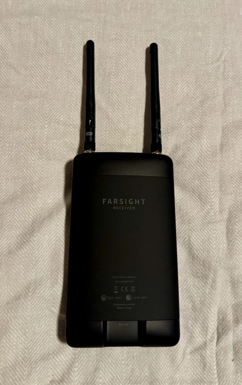 Insta360 Pro 2 Spherical VR 360 Camera – 8K – FarSight Control, Stand & Memory Cards Included thumbnail 10