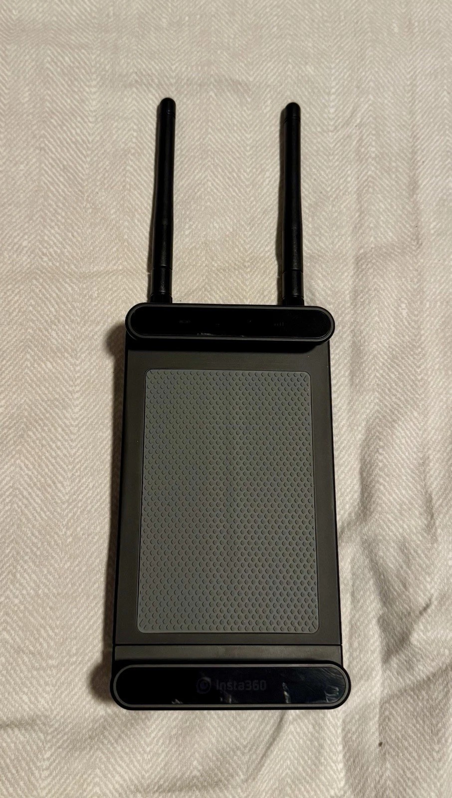 Insta360 Pro 2 Spherical VR 360 Camera – 8K – FarSight Control, Stand & Memory Cards Included thumbnail 11