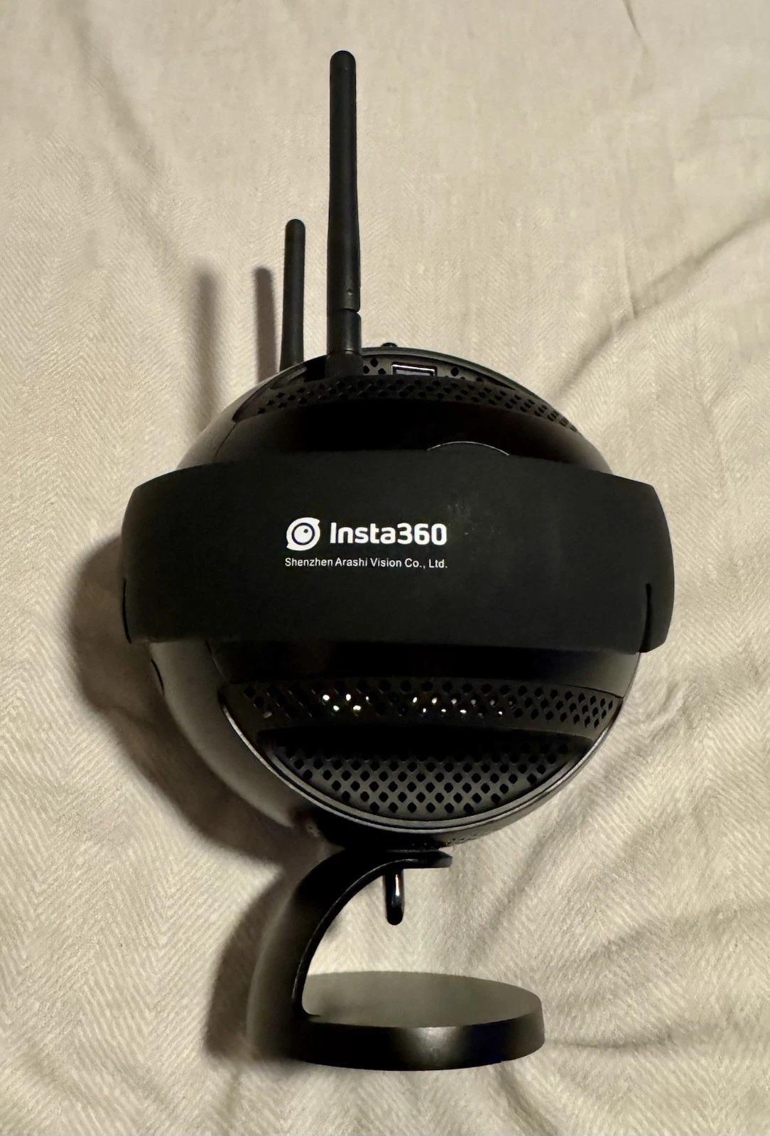 Insta360 Pro 2 Spherical VR 360 Camera – 8K – FarSight Control, Stand & Memory Cards Included thumbnail 18