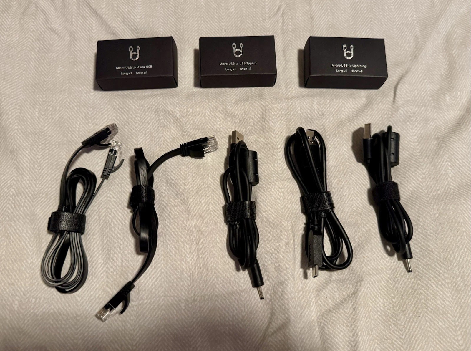 Insta360 Pro 2 Spherical VR 360 Camera – 8K – FarSight Control, Stand & Memory Cards Included thumbnail 4