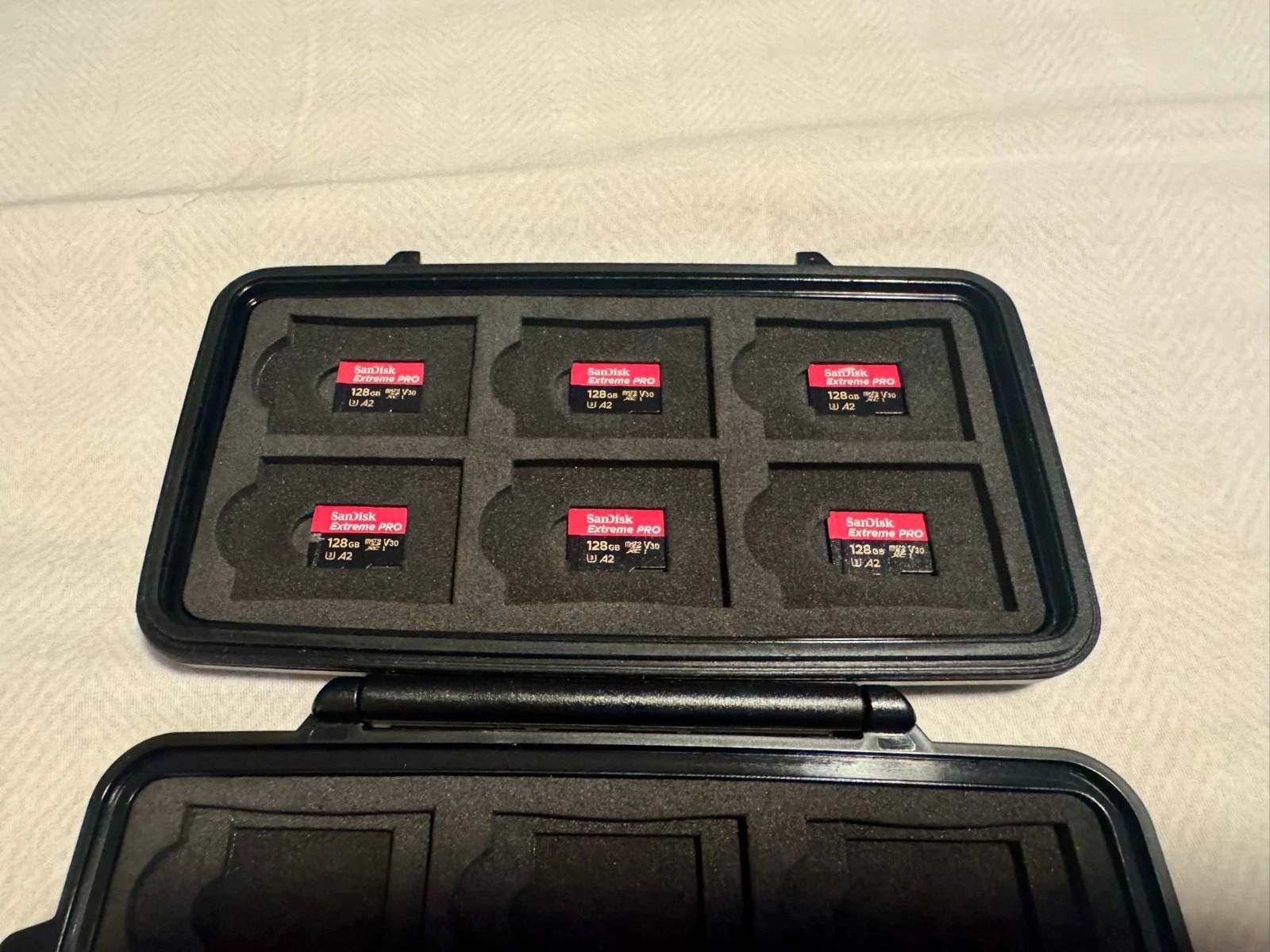 Insta360 Pro 2 Spherical VR 360 Camera – 8K – FarSight Control, Stand & Memory Cards Included thumbnail 7