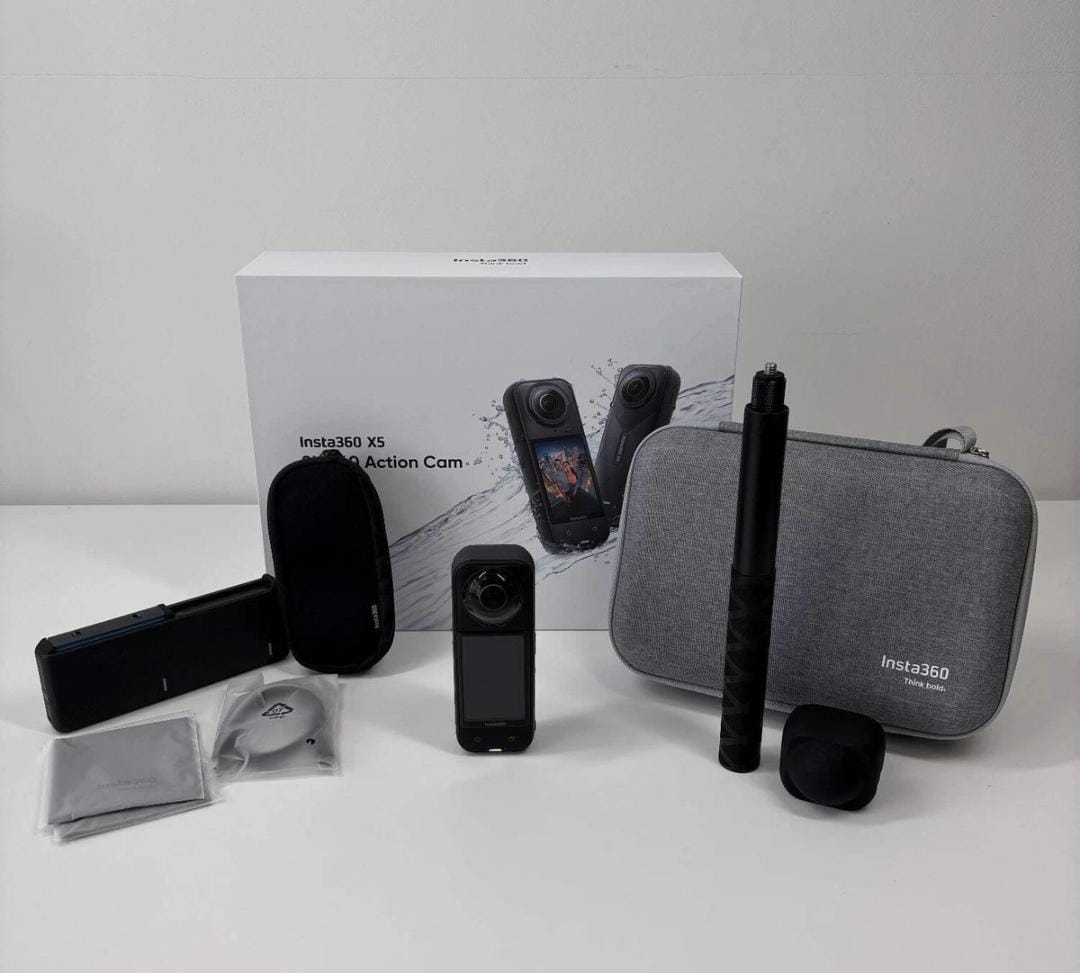 Insta360 X5 72MP 8K 360 Action Camera CINSAAHA Essentials Bundle thumbnail 1