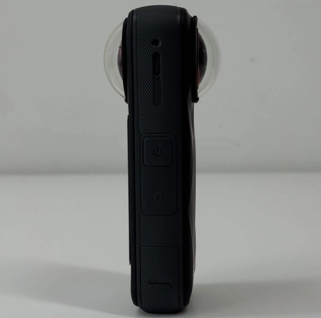 Insta360 X5 72MP 8K 360 Action Camera CINSAAHA Essentials Bundle thumbnail 5