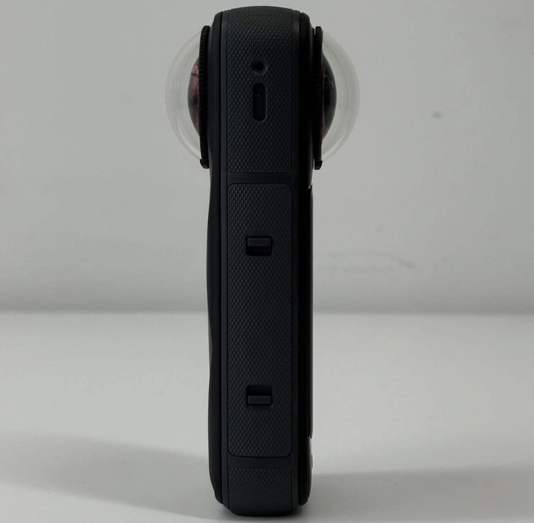 Insta360 X5 72MP 8K 360 Action Camera CINSAAHA Essentials Bundle thumbnail 6